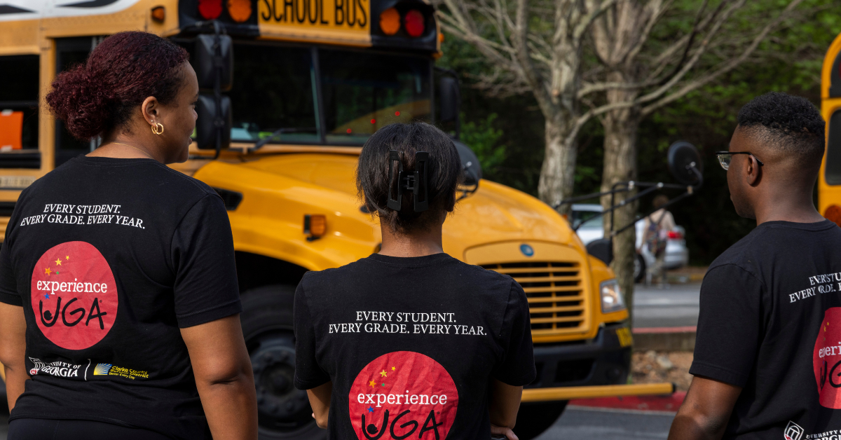 Experience UGA volunteers with the bus