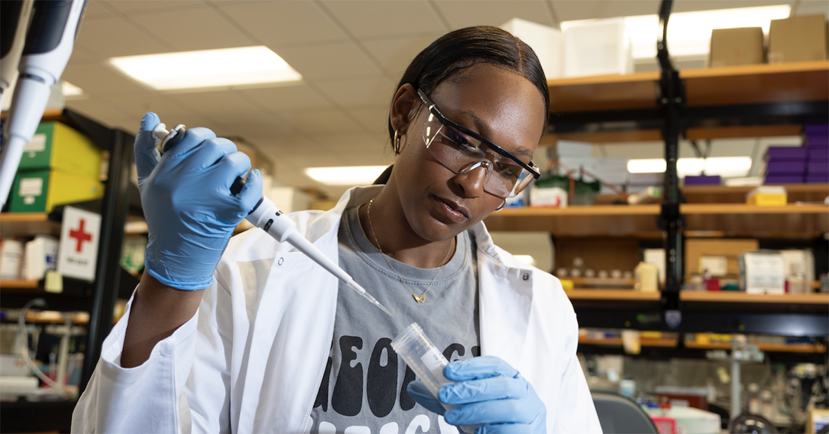 photo of CURO student in lab