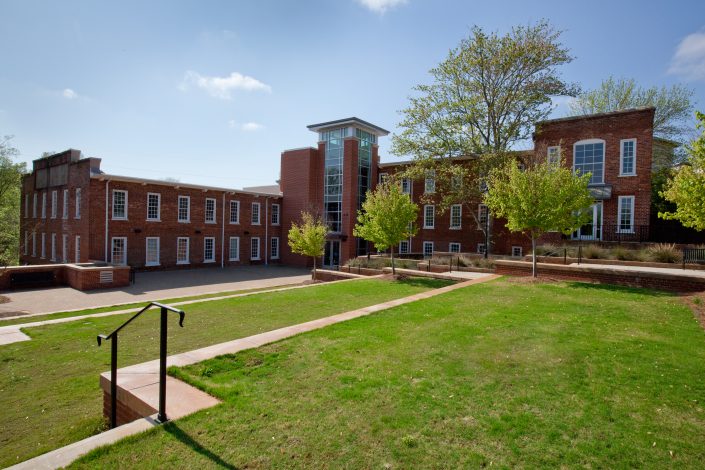 Graduate School Building – former O’Malleys bdg